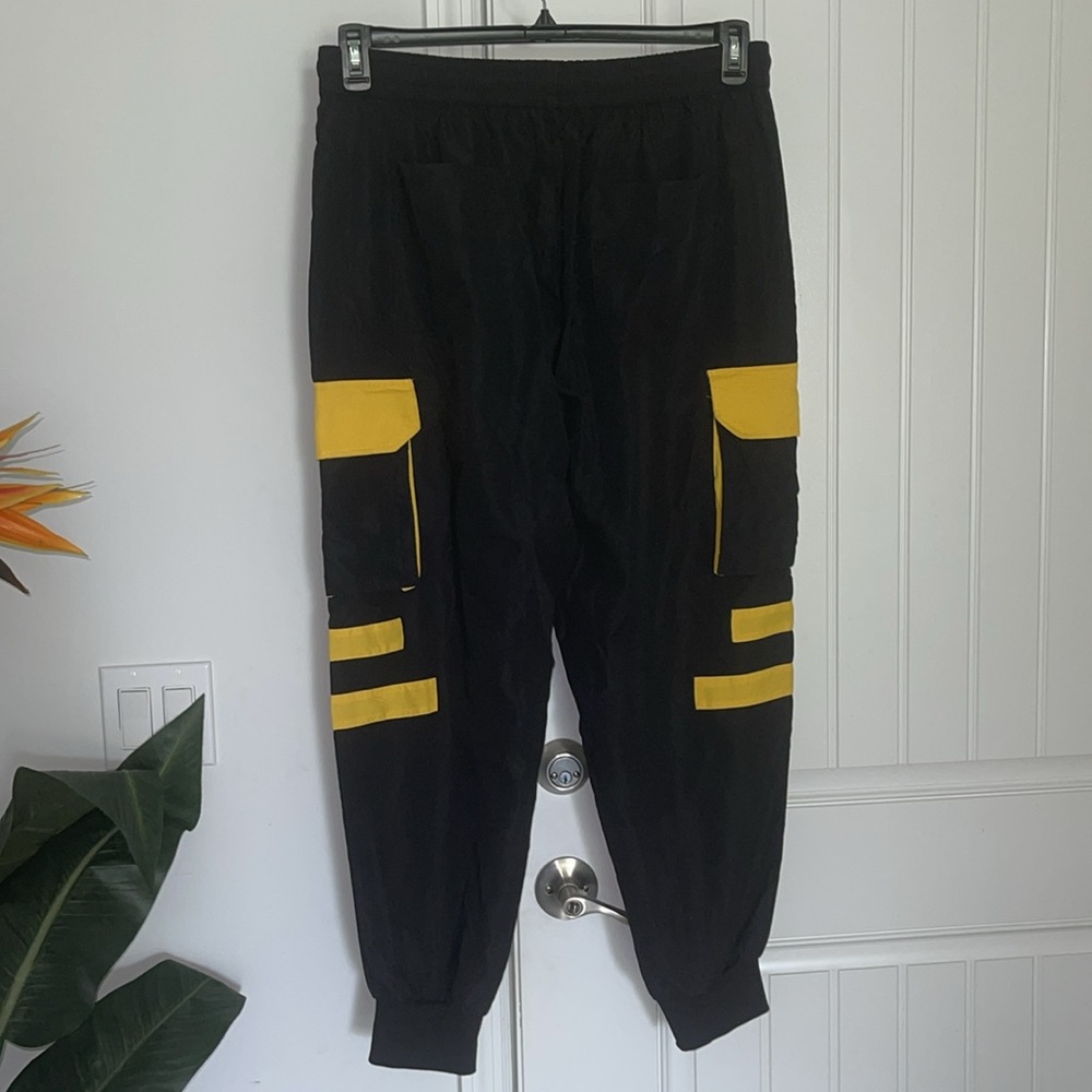 NWOT KOYYE JOGGERS 6 POCKETS PANTS - Picture 2 of 2
